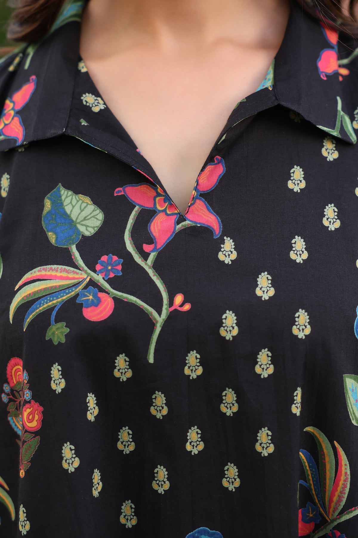 Wildflower Noir Cotton Top