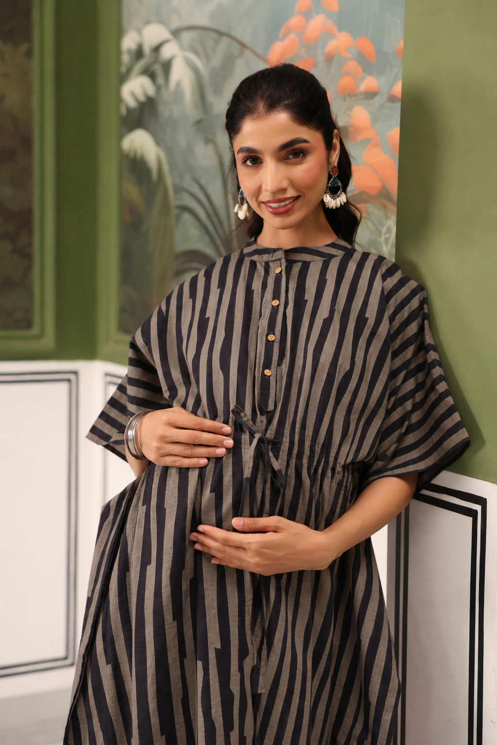 Black Grey Abstract Stripe Cotton Maternity - Nursing Kaftan ( One-Size )
