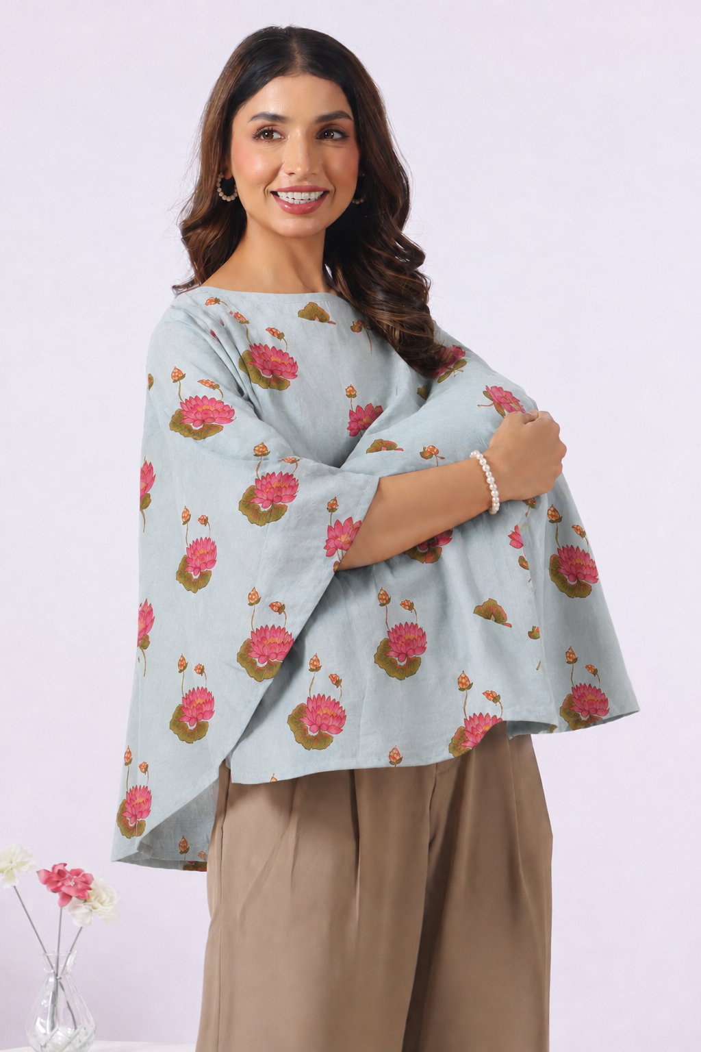 Vintage Lotus Pond Cotton Nursing Cover (One-Size)