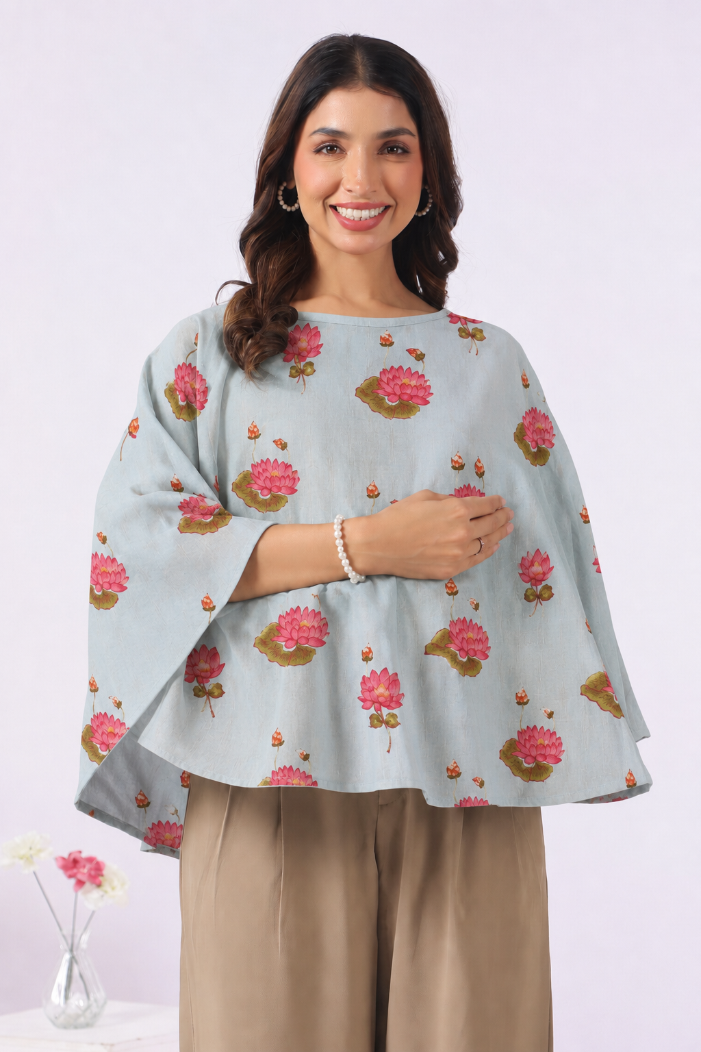 Vintage Lotus Pond Cotton Nursing Cover (One-Size)