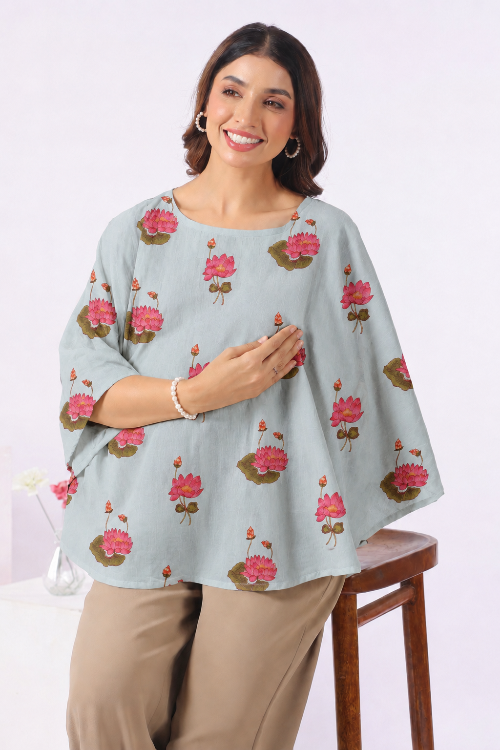 Vintage Lotus Pond Cotton Nursing Cover (One-Size)